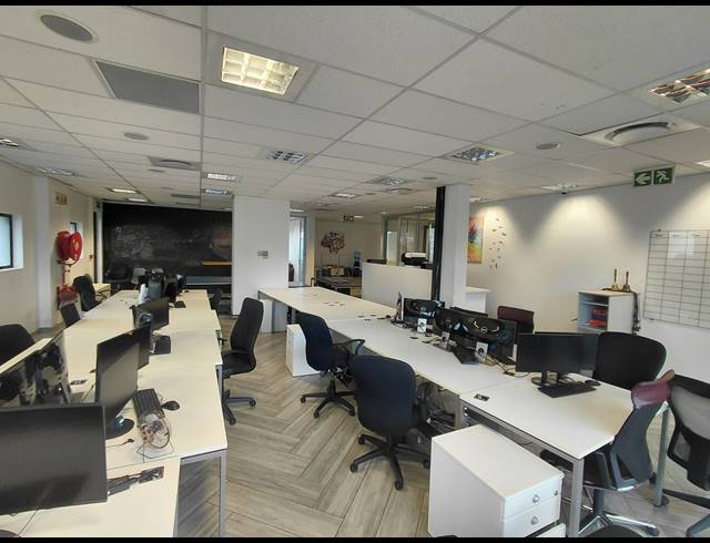 318M² OFFICE TO LET IN BRYANSTON
